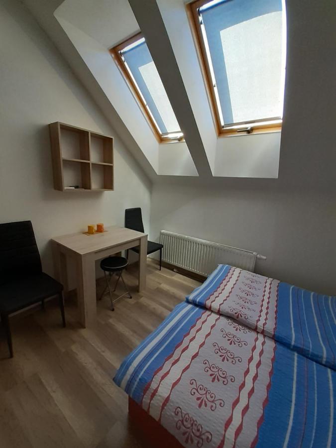 Two Connecting Double Rooms - Attic