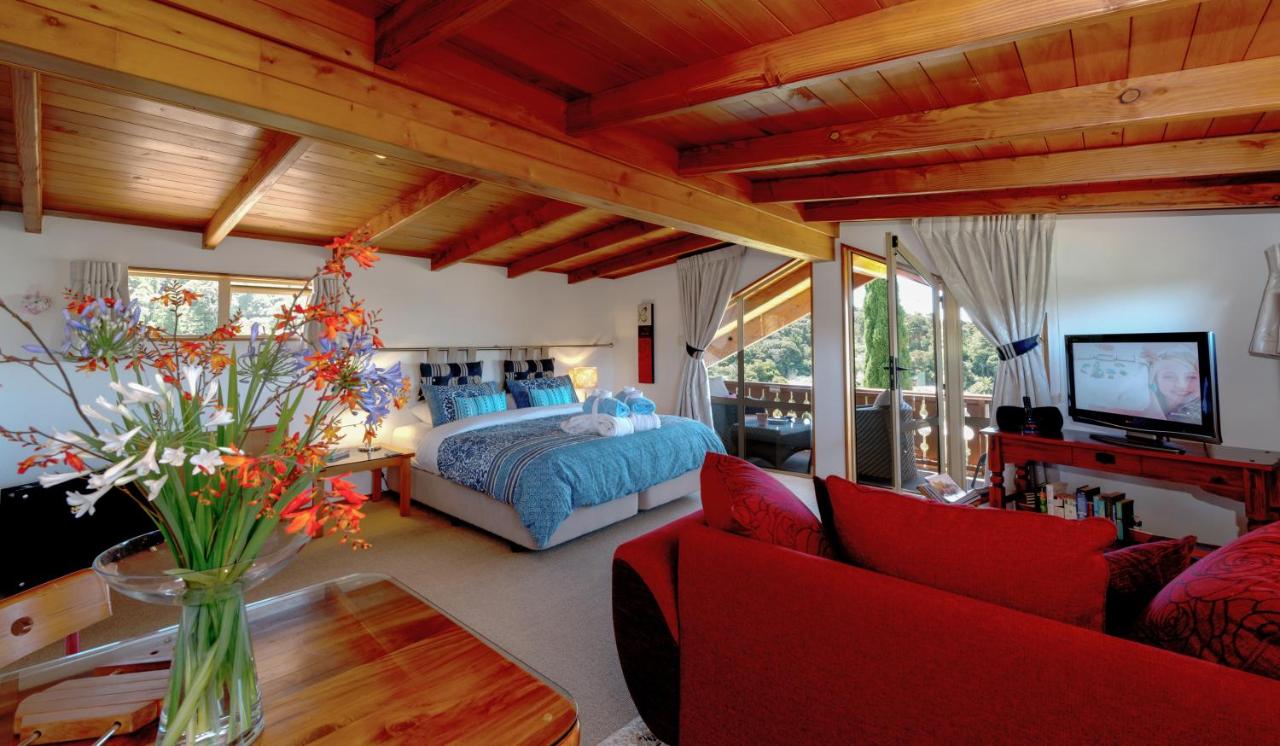 Top Floor Suite - Romantica 