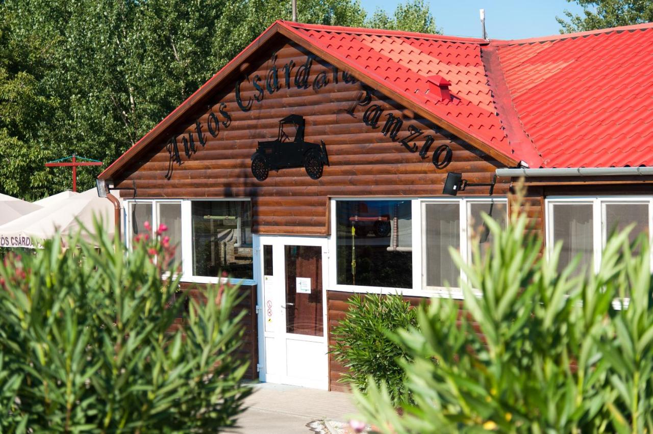 Autóscsárda és Panzió - B&B
