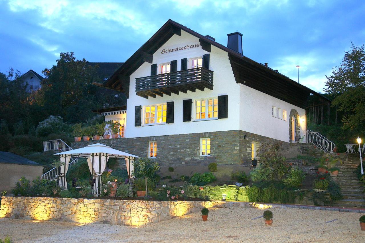 B&B Boppard - Schweizerhaus am Kurpark - Bed and Breakfast Boppard