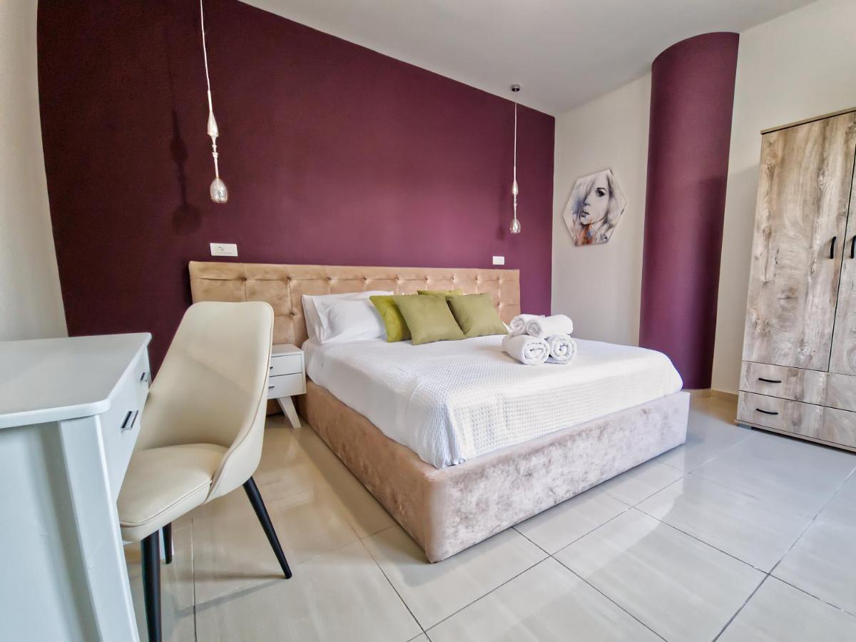 Epipleon Luxury Suites -108- Διαμέρισμα 85τμ δίπλα στη θάλασσα - Bed and Breakfast