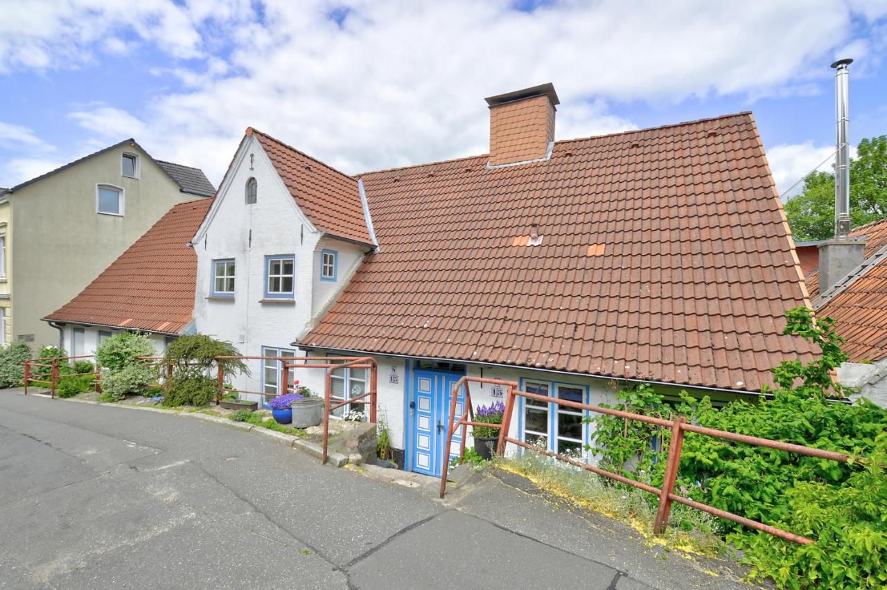 fewo1846 - Flensburger Möwe - stilvolle Wohnung mit 2 Schlafzimmern in historischem Gebäude - B&B