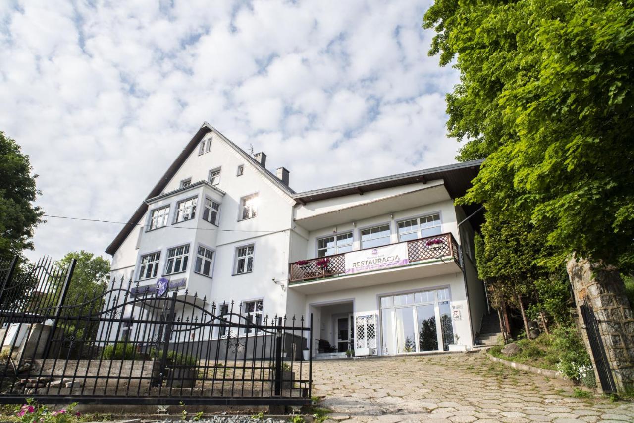 Lawendowy Dworek - B&B