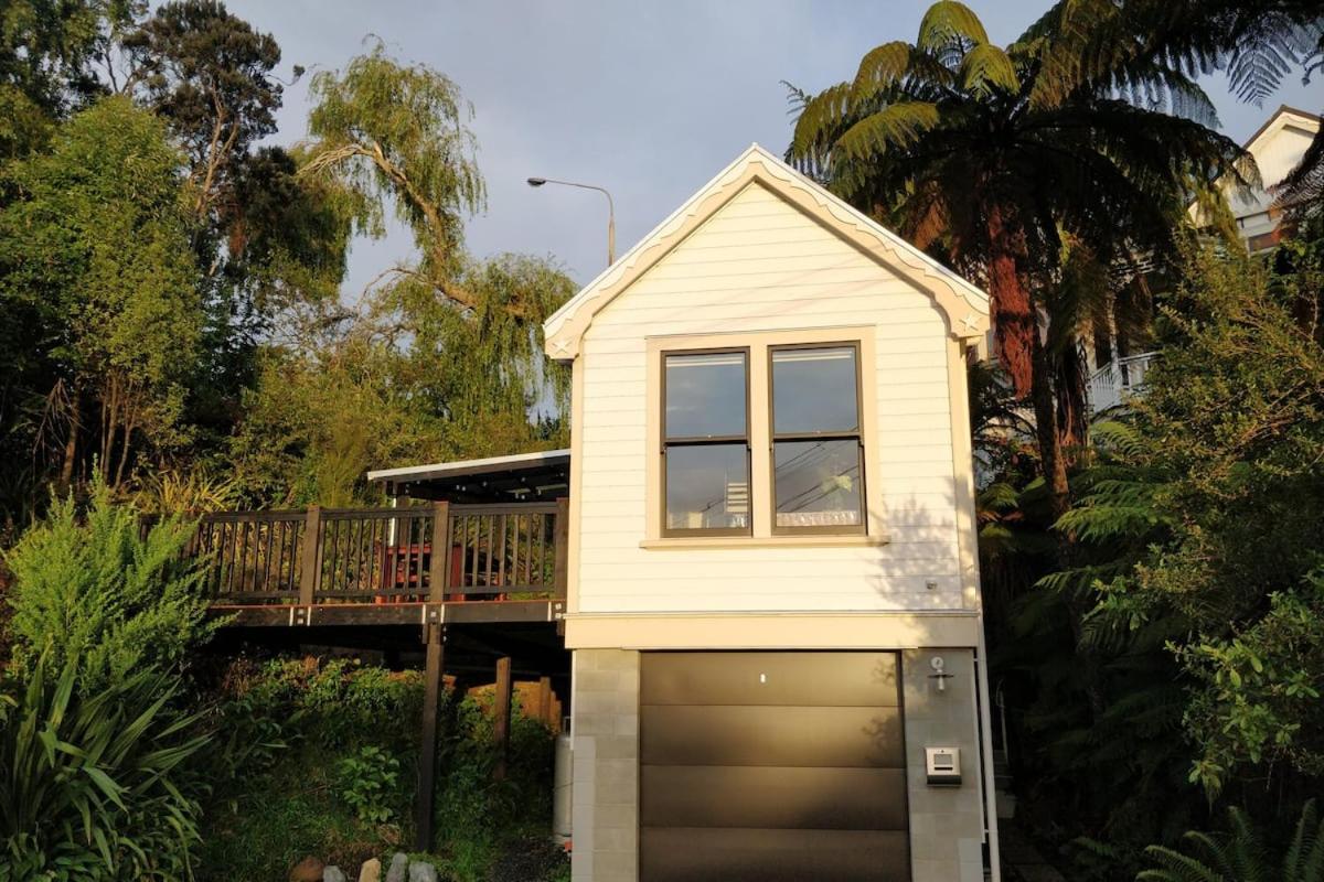 B&B Dunedin - Tiny House in the Sky - Bed and Breakfast Dunedin