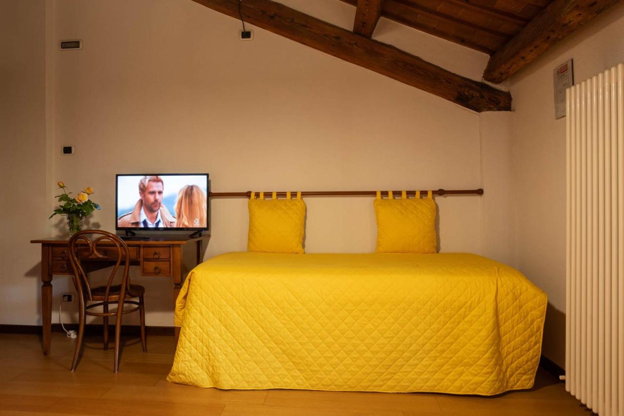 Ampia Camera Matrimoniale/Doppia con Letti Singoli