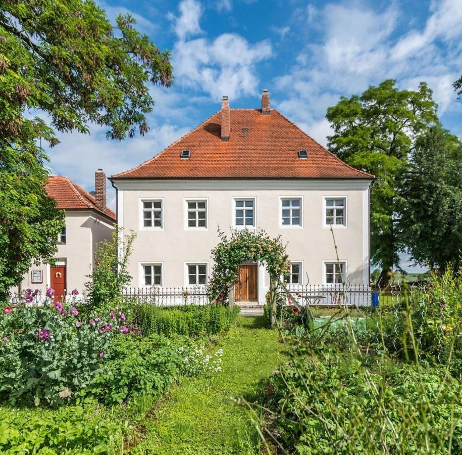 B&B Langquaid - Historischer Pfarrhof Niederleierndorf - Bed and Breakfast Langquaid