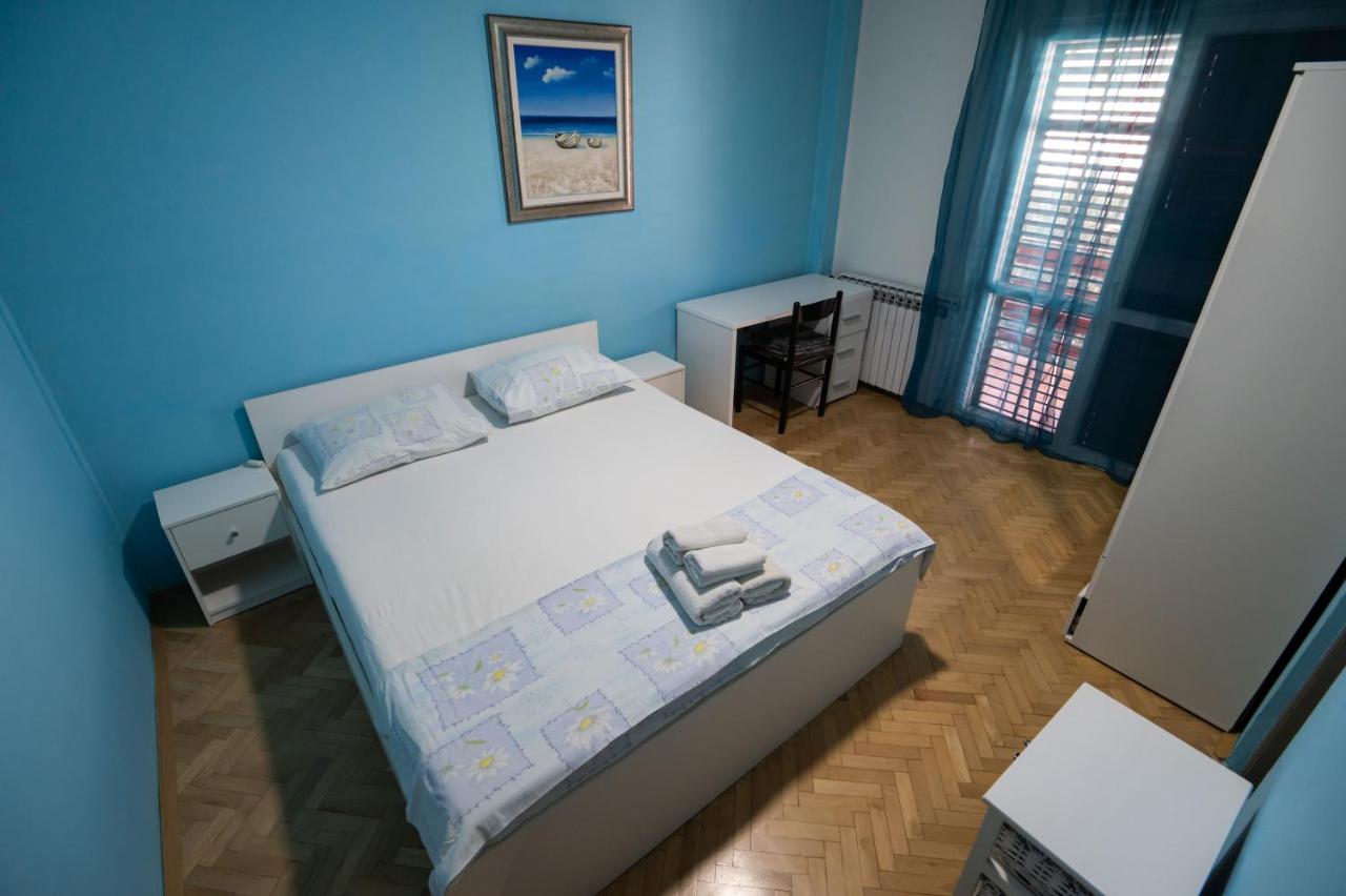 Apartment mit seitlichem Meerblick