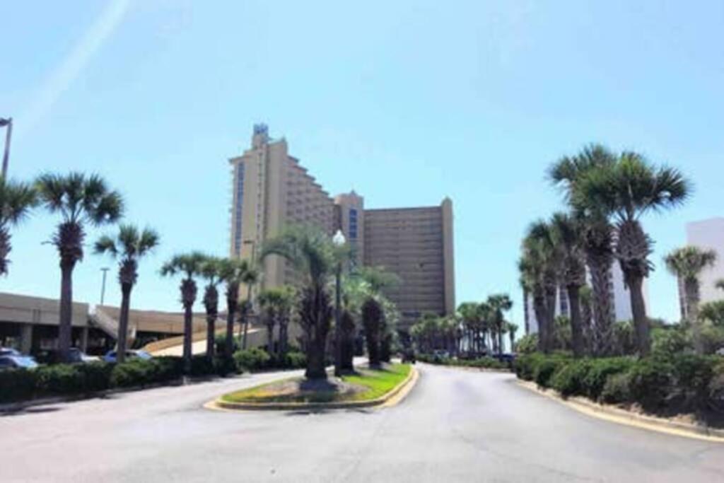 Beachfront, Oceanview, Pelican Beach Resort, 19th Floor - Bed and Breakfast Destin