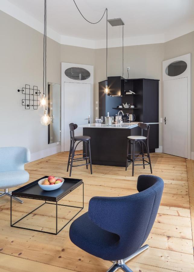 Estudio con vistas al jardín
