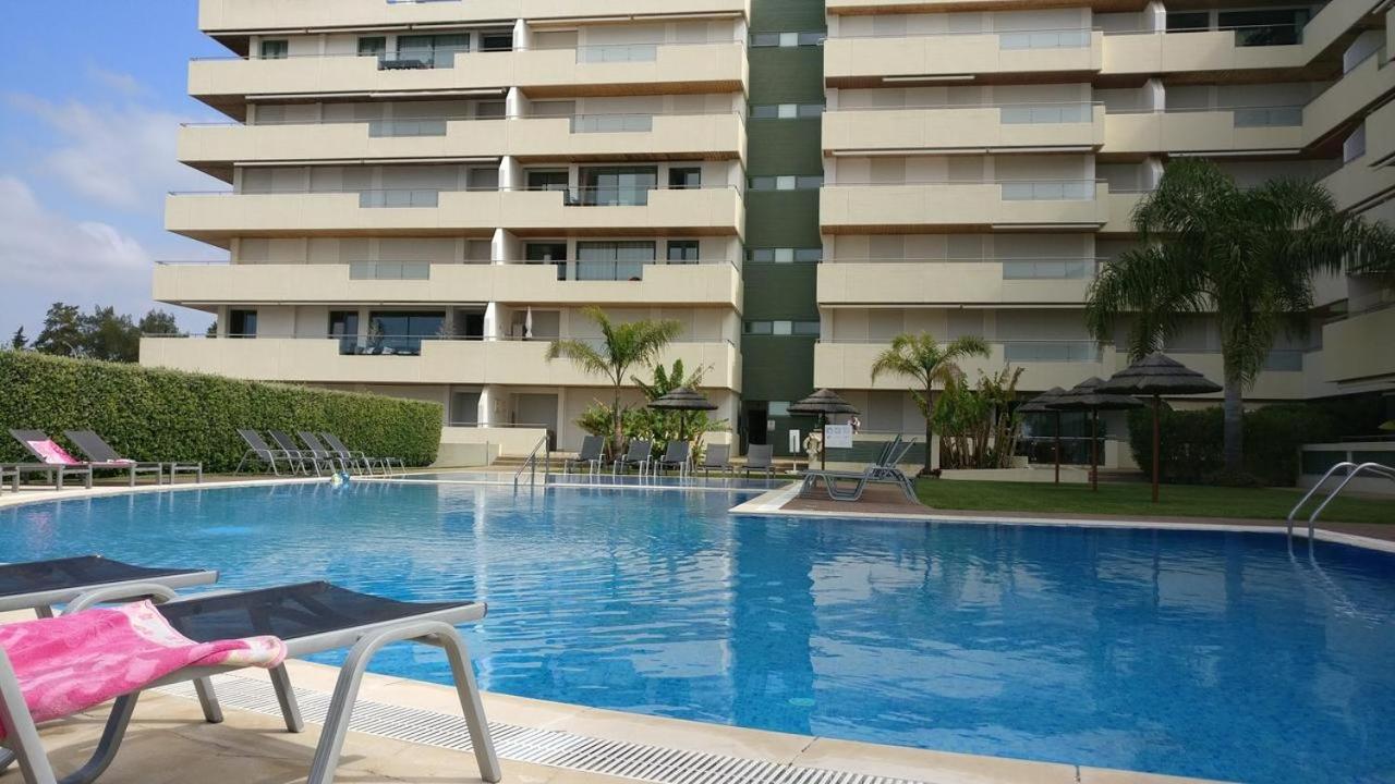 Apartment with Pool View 