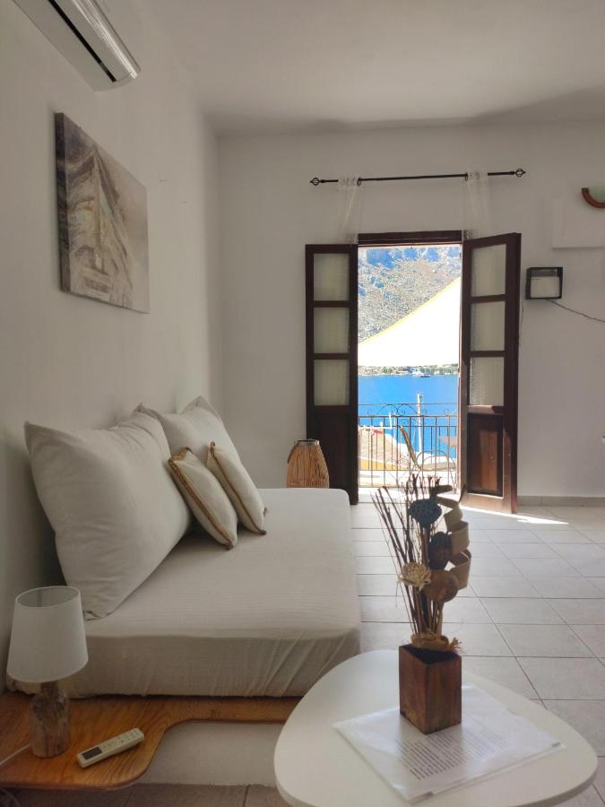 B&B Symi - Gompos Apartment - Cozy Apartment next to the sea - Amazing Sea View - Bed and Breakfast Symi