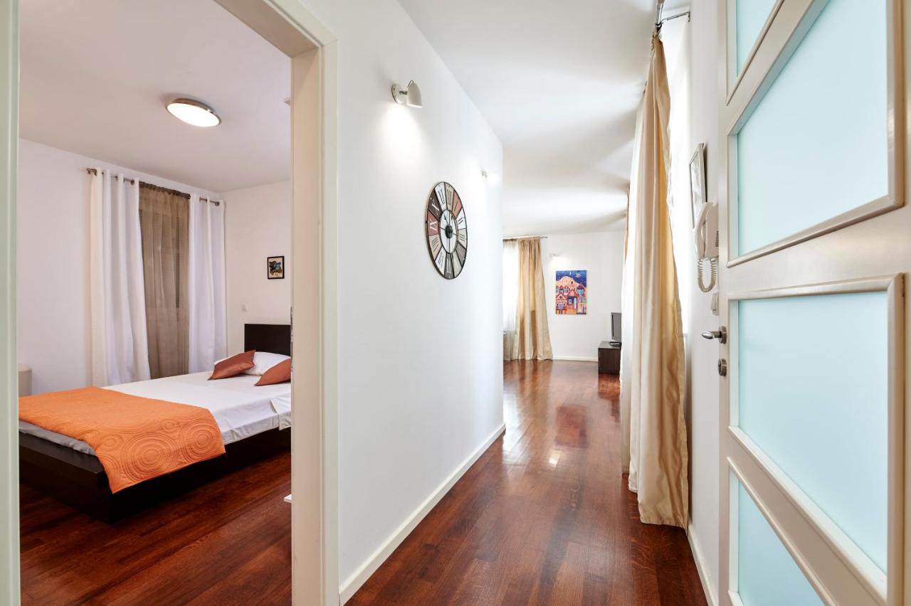 Luxury One-Bedroom Apartment