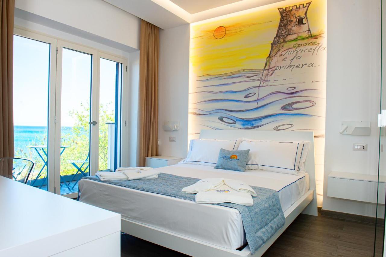 Deluxe Double Room with Balcony and Sea View