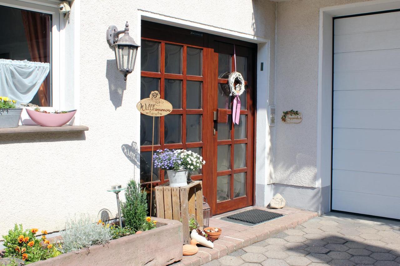 B&B Lügde - Ferienwohnung Bahnsen - Bed and Breakfast Lügde