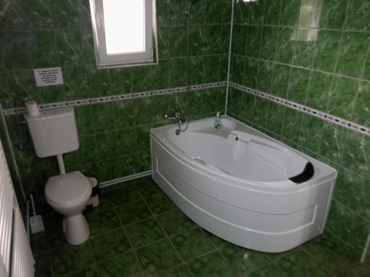 Dreibettzimmer mit eigenem Bad