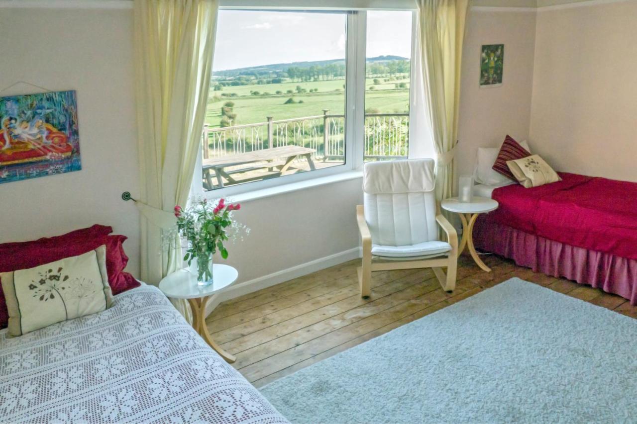 Twin Room with Shared Bathroom
