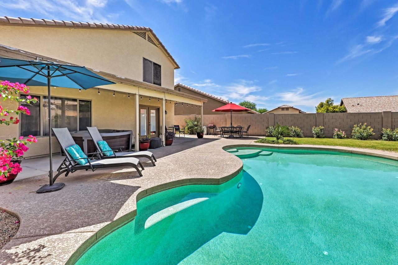 B&B Avondale - Spacious Phoenix-Area Escape with Pool and Hot Tub - Bed and Breakfast Avondale