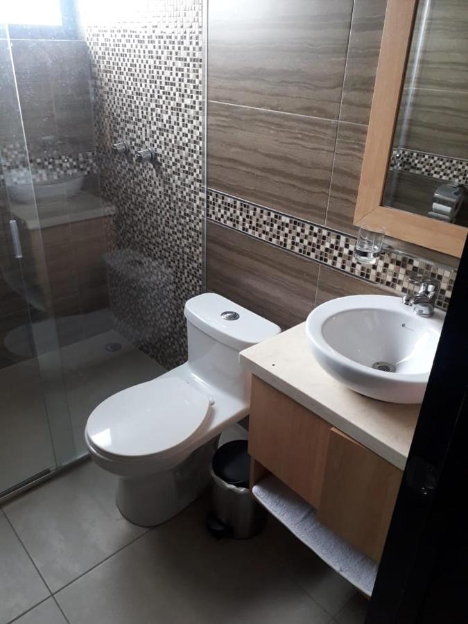 Moderno departamento 3B en Condominio La Victoria - Ferienwohnung Cuenca