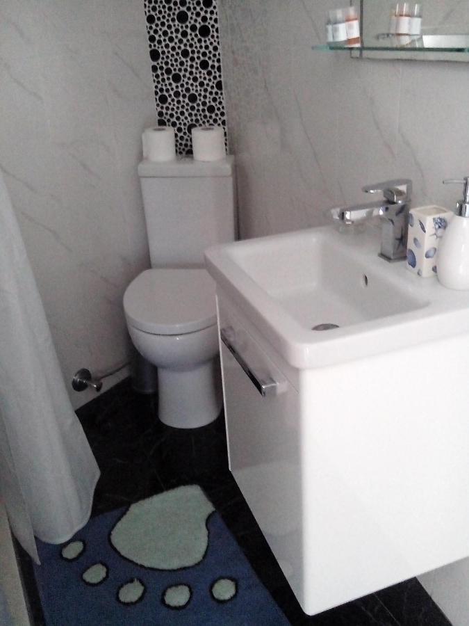 Apartment with outdoor jetted tub with Caldera view