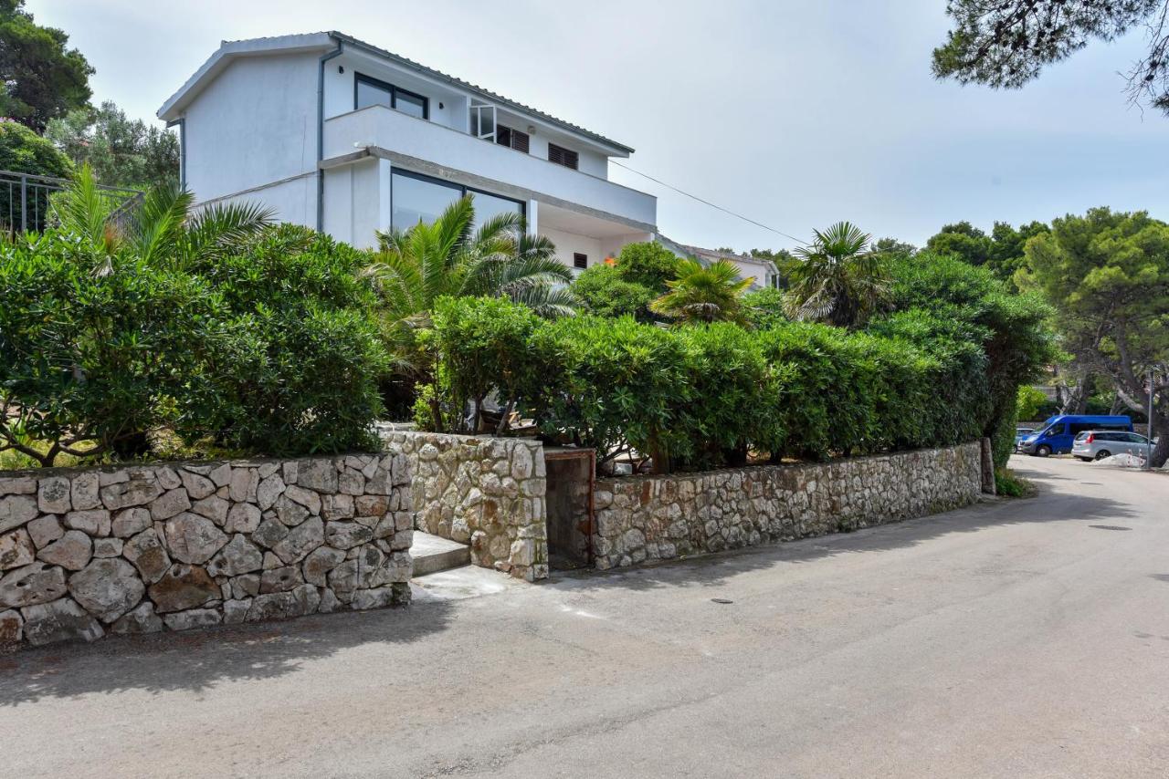 Lazaneo Seafront Apartments, Jelsa Hvar - B&B