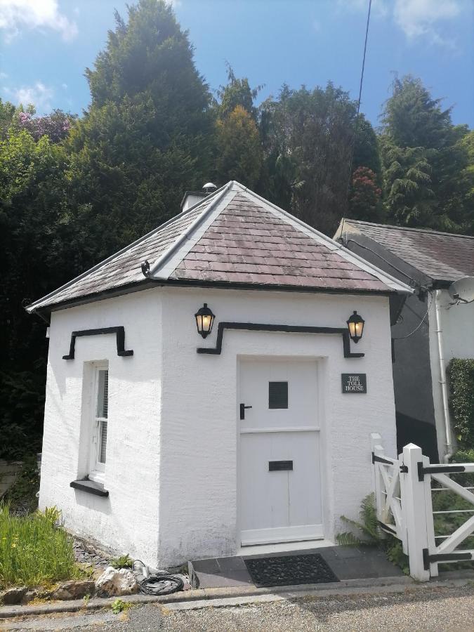 B&B Carmarthen - The Welsh Toll House - Bed and Breakfast Carmarthen