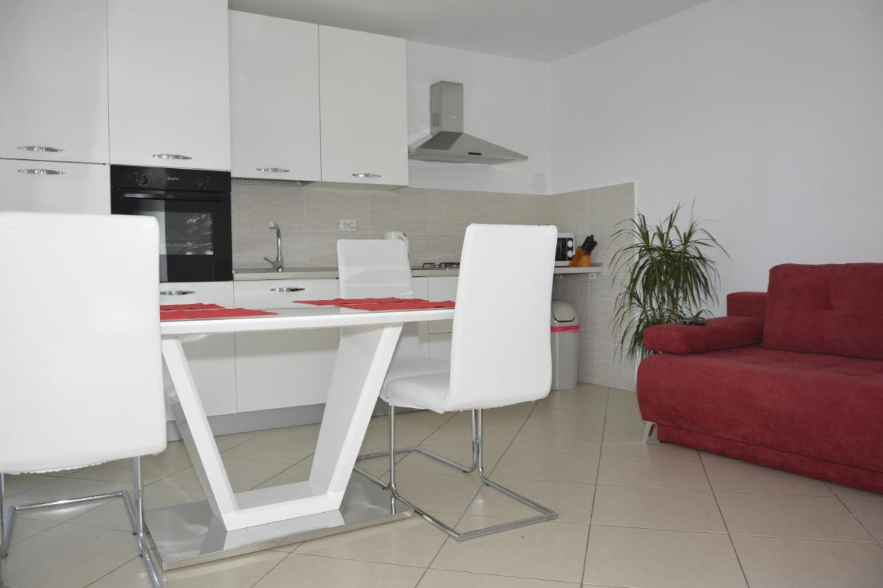 Maro Apartments - B&B