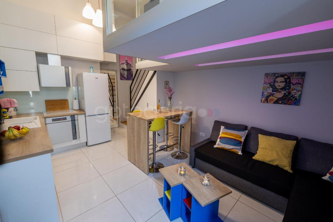 Modern Duplex Studio Tommy - Bed and Breakfast Makarska