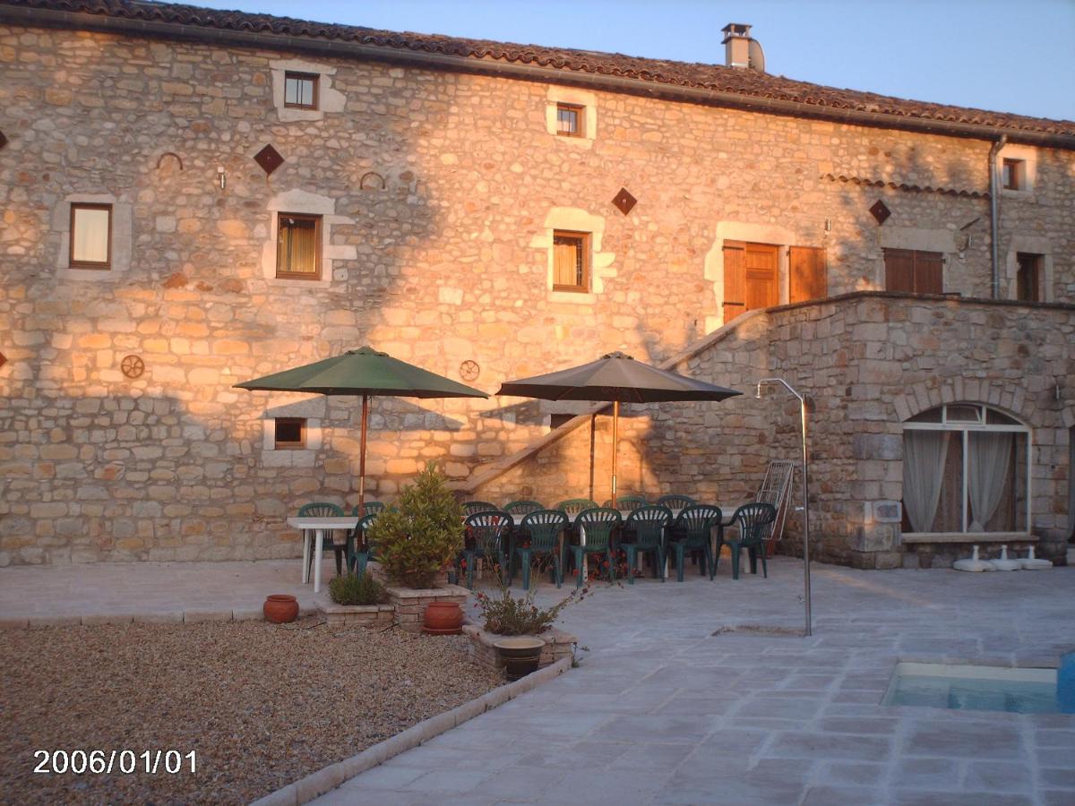 Ardèche les cigales, studio murier piscine partagée - B&B