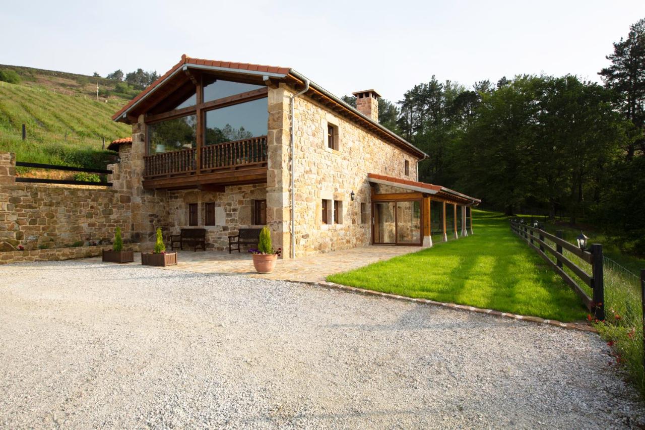 Four-Bedroom House with Swimming Pool