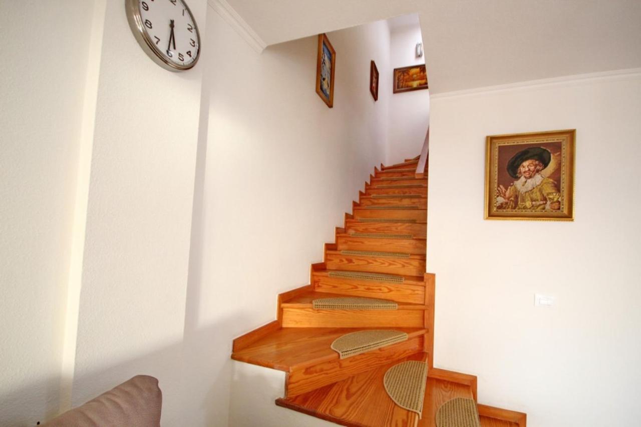 Cozy Townhouse With Ocean Views in Costa Adeje - Chambres d’hôtes Adeje