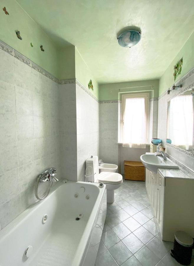 Tweepersoonskamer met een Eigen Externe Badkamer