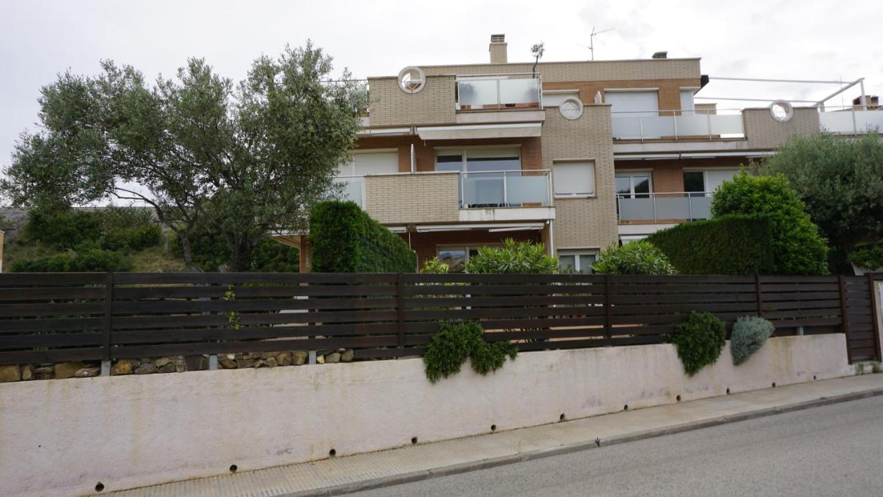 Encantador Apartamento familiar 4 px con Terraza, Parking y Wi-fi en Llançà - Bed and Breakfast