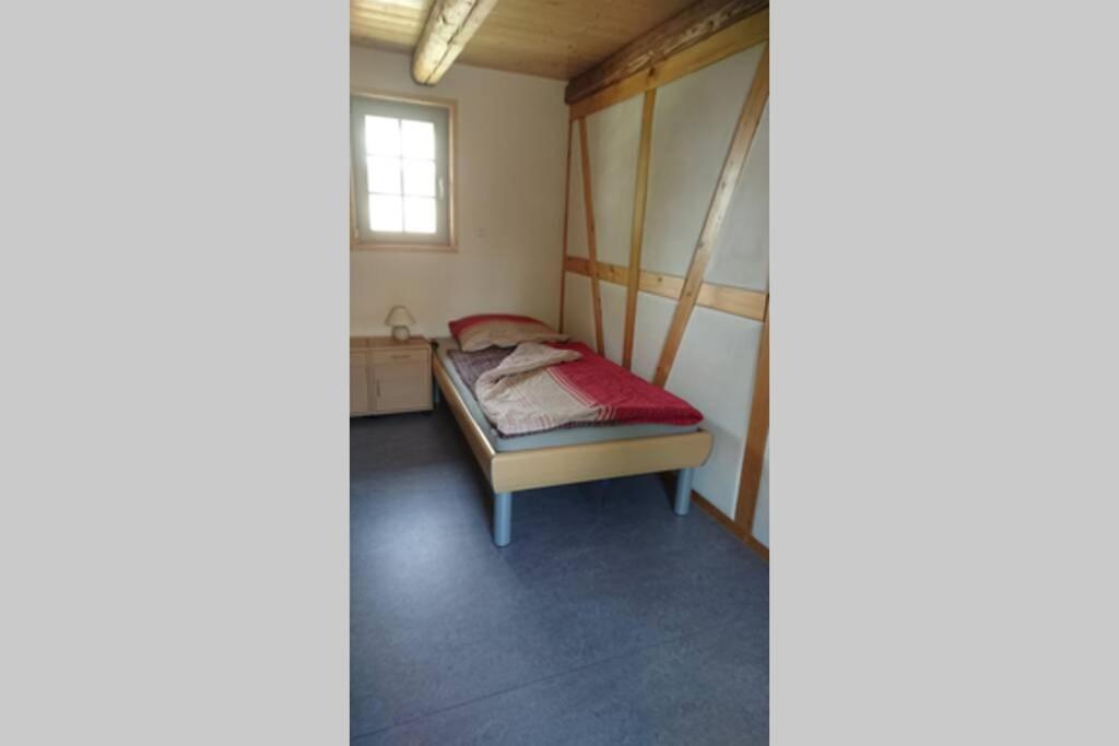 Mothsgut - moderne Ferienwohnung auf dem Bauernhof im Erzgebirge - Chambres d'hôtes Oelsnitz