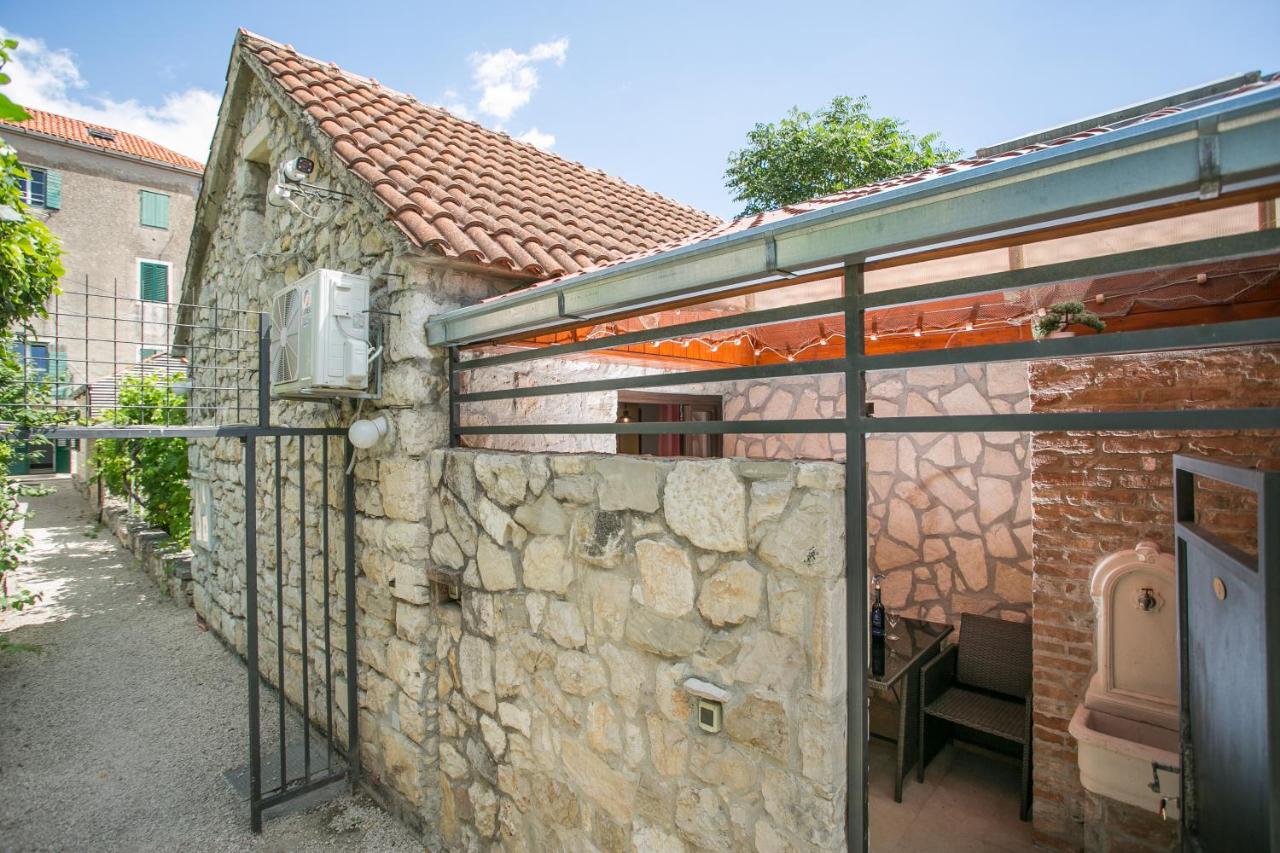 One-Bedroom Apartment (4 Adults)