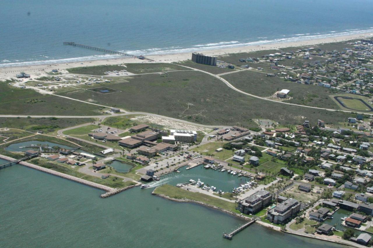 Channelview 305 - B&B