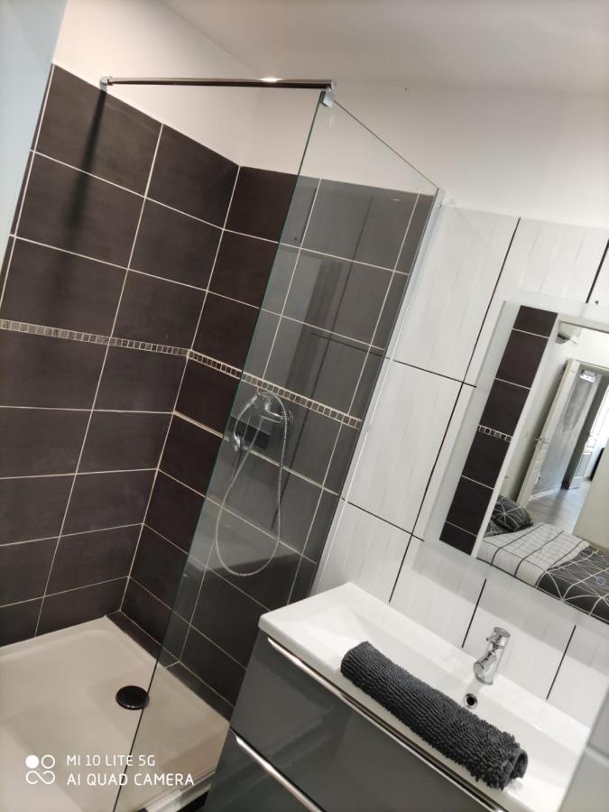 Suite con 2 Camere da Letto (6 Adulti) - Piano Terra