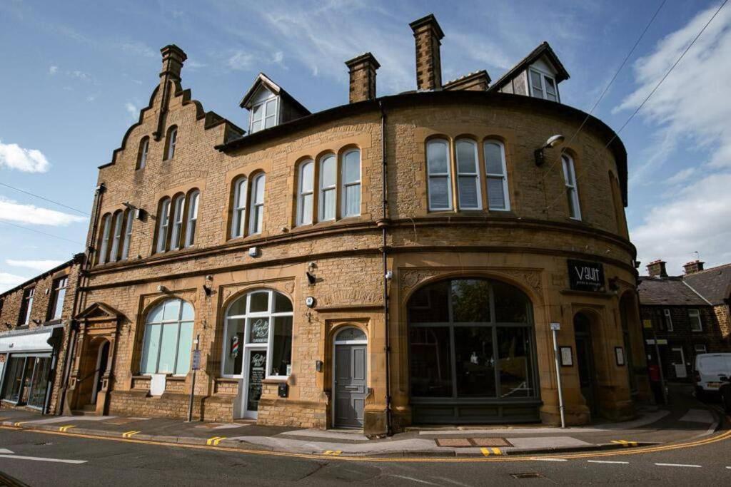 ST MARYS APARTMENT - Modern Apartment in Charming Market Town in the Peak District - Bed and Breakfast