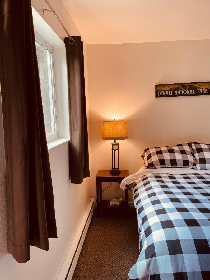 Zimmer mit Queensize-Bett und Balkon