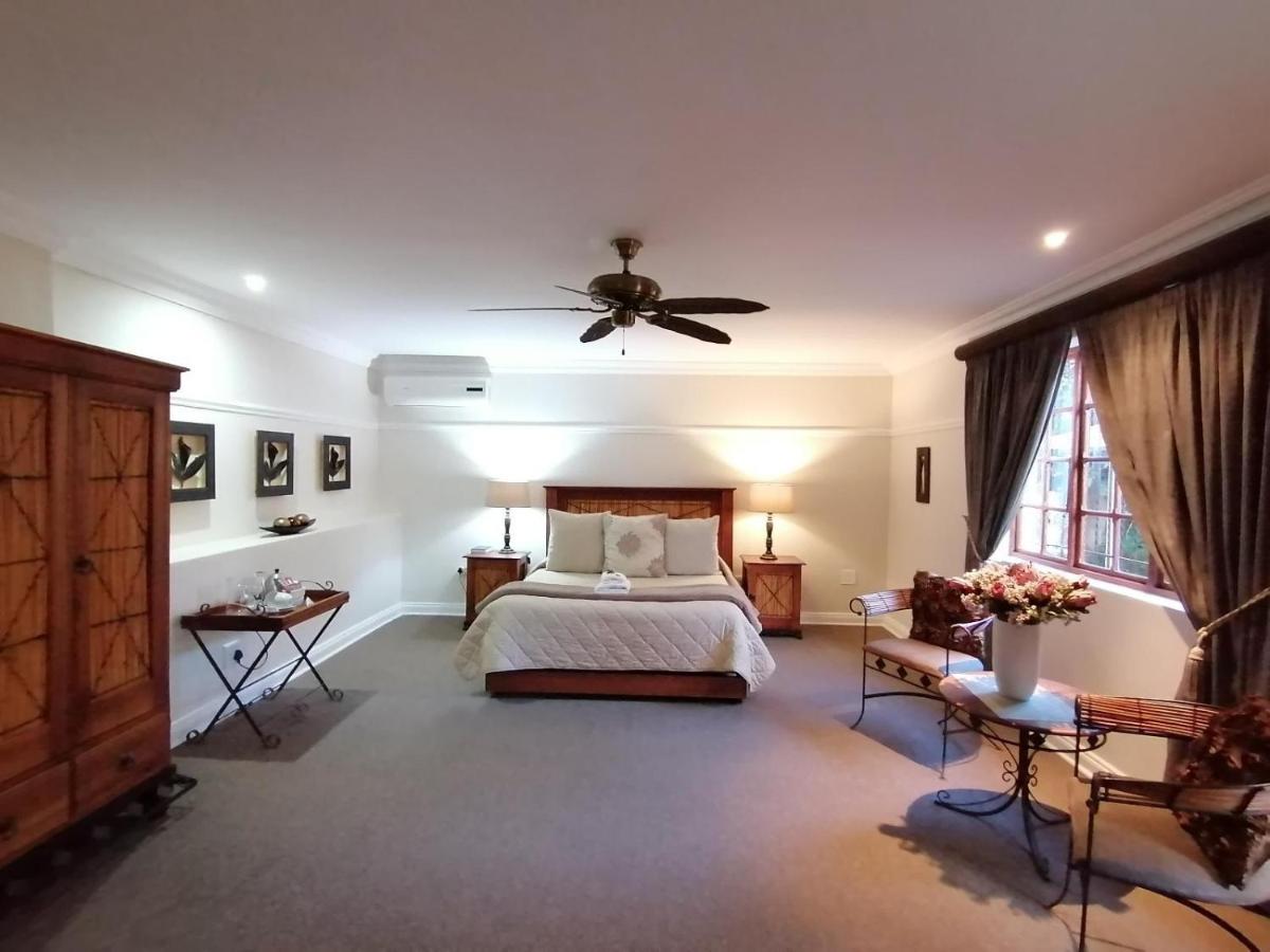 Luxury Queen Room
