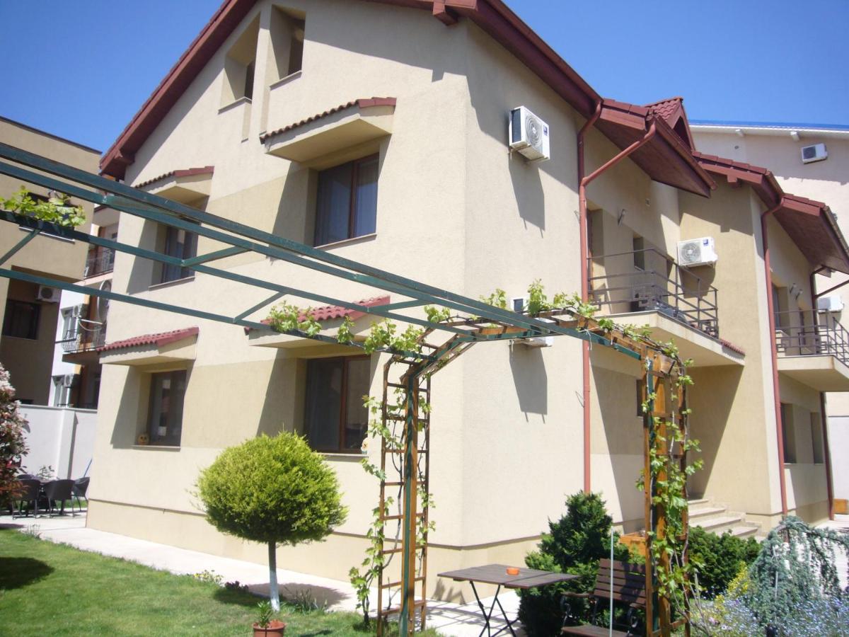 Vila Doda - Bed and Breakfast
