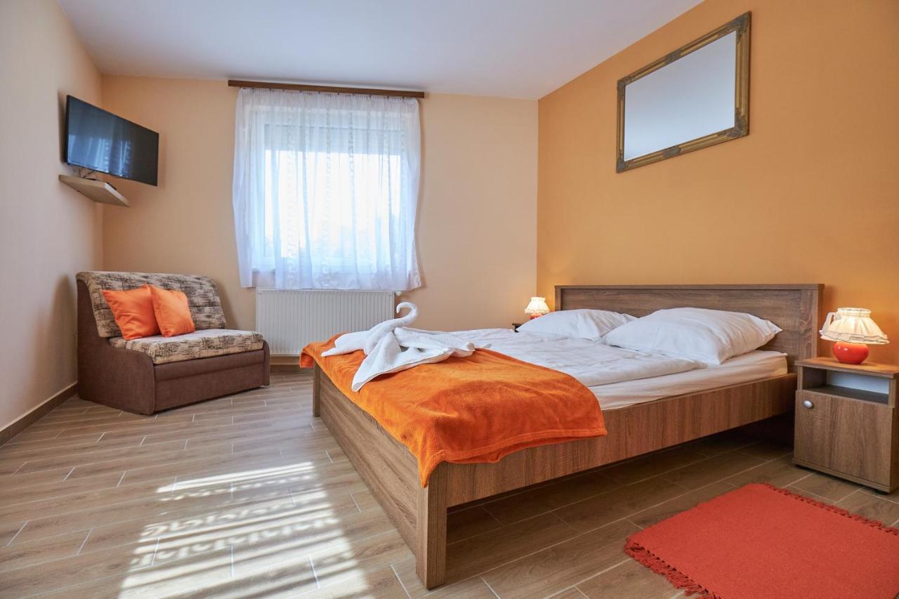 B&B Hajduszoboszlo - Amulett Comfort Apartment - Bed and Breakfast Hajduszoboszlo