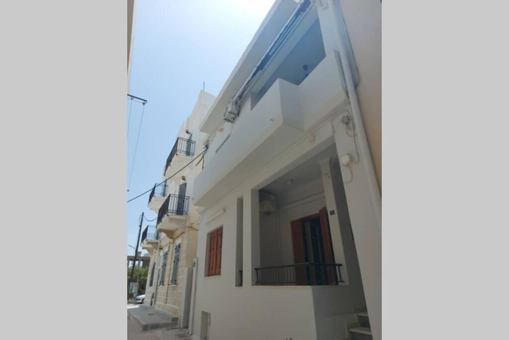 Felou's House 1 - Bed and Breakfast Ermoúpolis