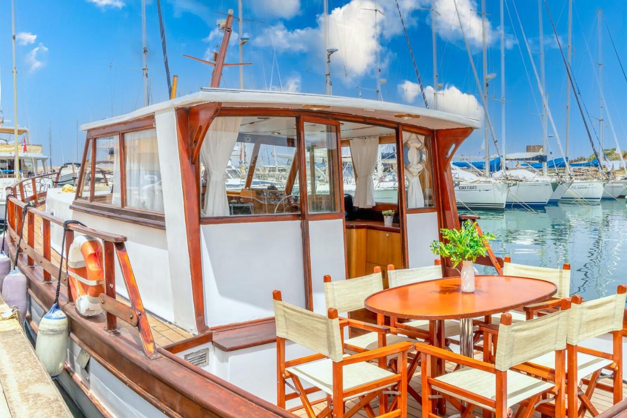 Marta Boat B&B - B&B