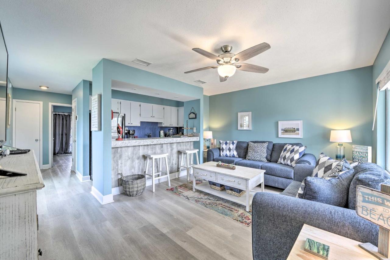 Panama City Condo with Balcony and Pool, Walk to Beach - B&B