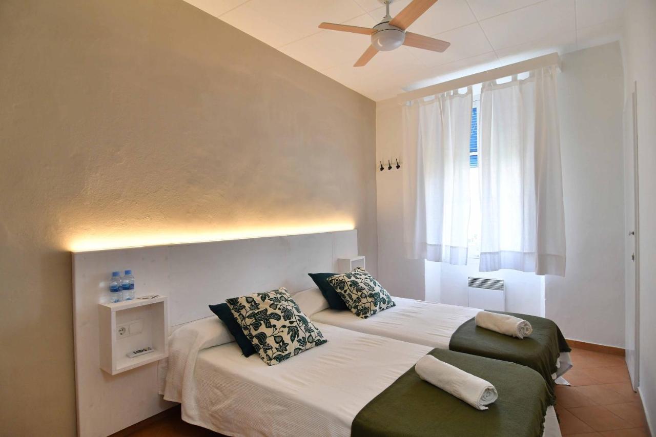 Twin Room with Shared Bathroom
