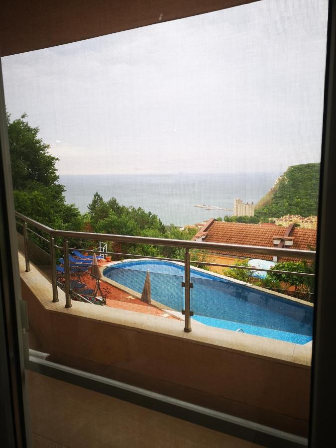 Complex Karia III - B&B