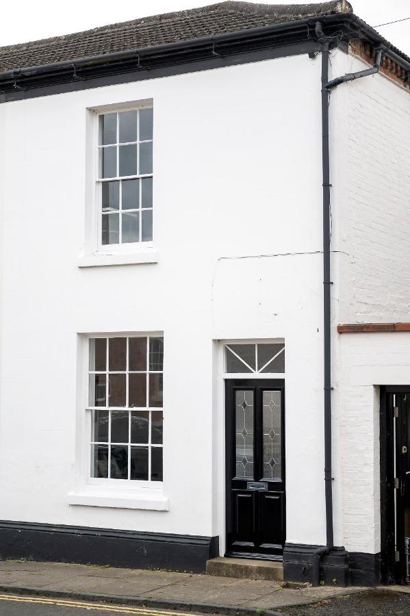 The Teapot Cottage in Town Centre FREE Parking - B&B