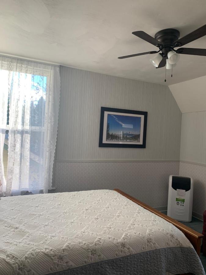 Queen Room with Shared Bathroom
