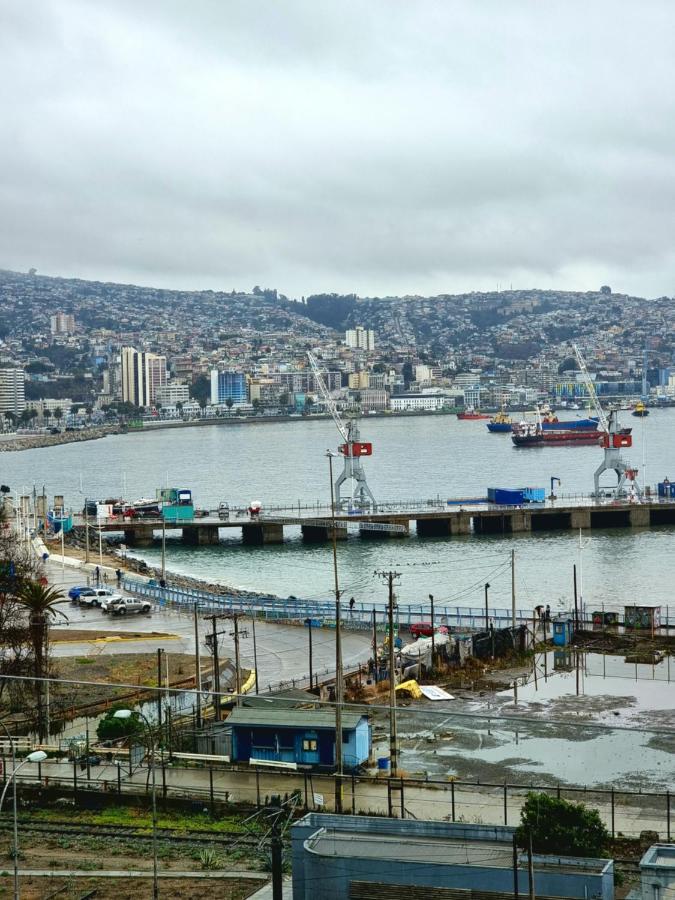 Espectacular departamento con vista al mar en Mirador Barón Valparaíso - Bed and Breakfast