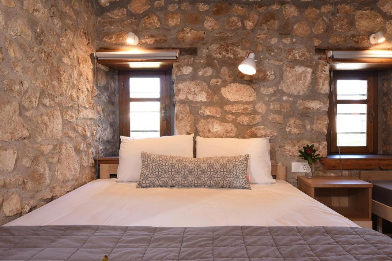 Economy Triple Room